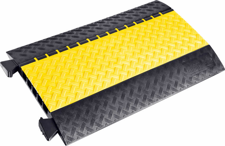 Alternative text - Adam Hall